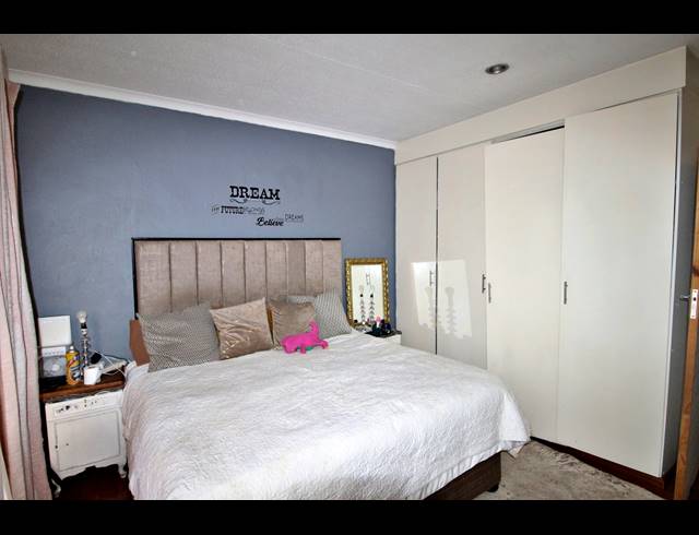 2 BEDROOM TOWNHOUSE FOR SALE IN EDLEEN